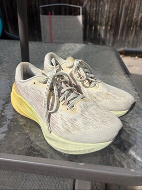 ASICS Novablast